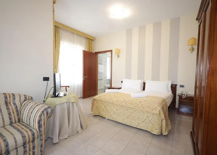 Lvg Collection - Il Portico Hotel 3*